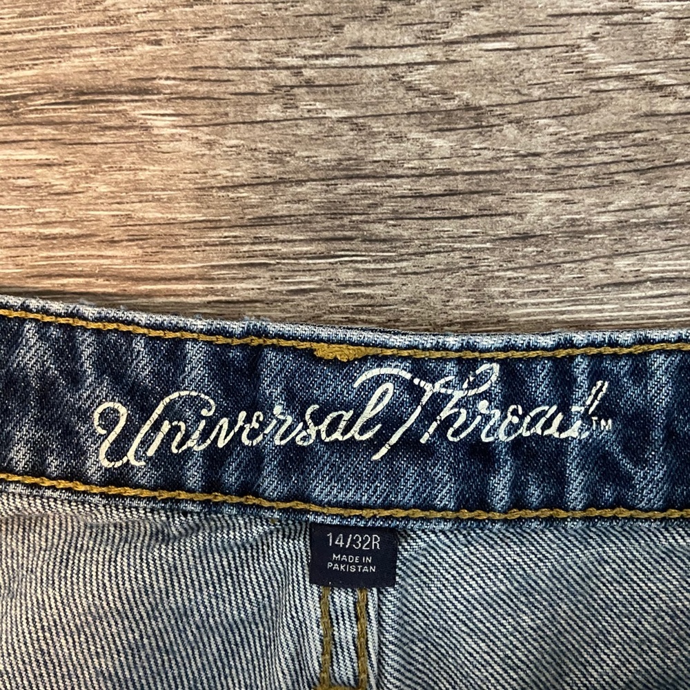 Universal Thread Jeans 💙 - Picture 2 of 3
